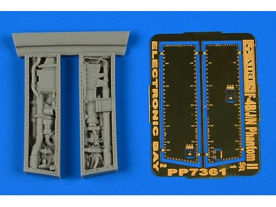 F-4B Phantom II electronic bay f.FUJIMI 
