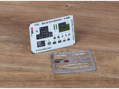 P-40B SPACE 1/32 GREAT WALL HOBBY 