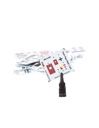 Tirpitz flags SPACE 1/350 
