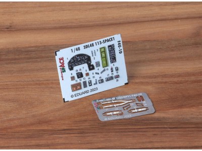 F4U-1D SPACE 1/48 HOBBY BOSS 