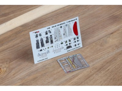F-16D Block 40 SPACE 1/48 KINETIC 