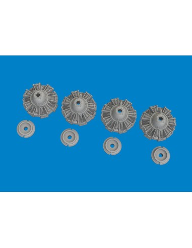 B-24J engines PRINT  HOBBY BOSS 