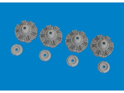 B-24J engines PRINT  HOBBY BOSS 