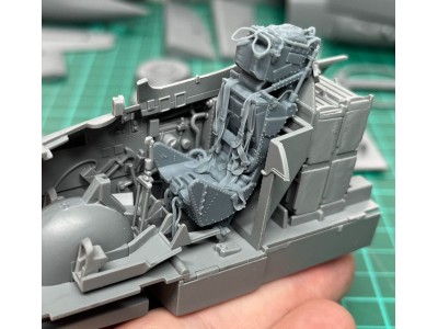 Ejection Seat - M.B Mk.2E with seat belts, with survival pack for Revell 