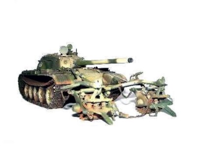 Finnischer Panzer T-55 mit Minenräumer 