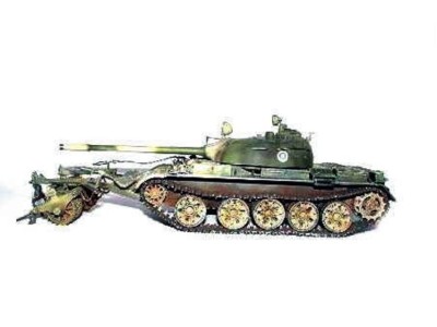 Finnischer Panzer T-55 mit Minenräumer 