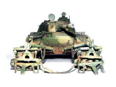 Finnischer Panzer T-55 mit Minenräumer 