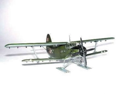 Antonov An-2M Colt mit Kufen 