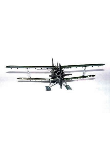 Antonov An-2M Colt mit Kufen 