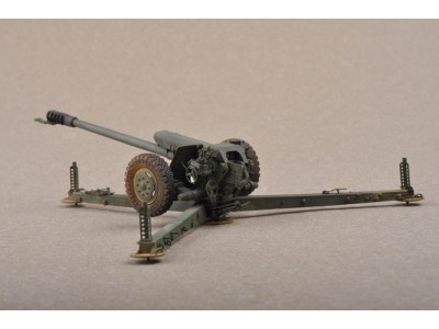 Soviet D30 122mm Howitzer-Late Version 