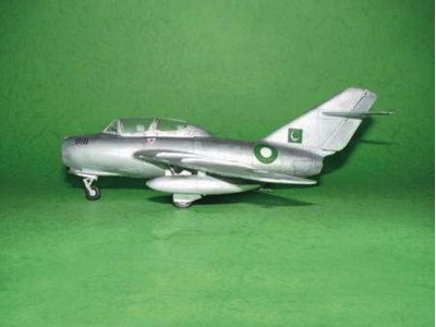 MiG-15 UTI Midget 