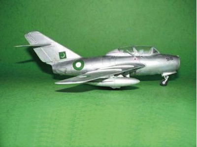 MiG-15 UTI Midget 