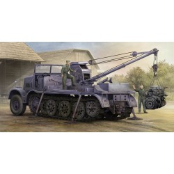 Schwerer Zugkraftwagen 18 t with 6 t Billstein-Crane, Sd.Kfz.9/1 