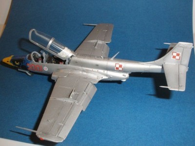 TS-11 White Eagle Iskra 