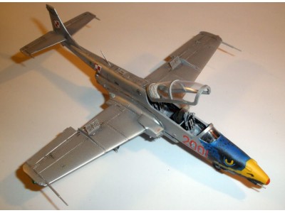 TS-11 White Eagle Iskra 