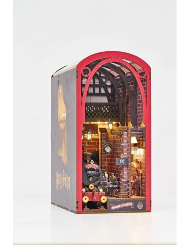 HARRY POTTER - BOOK NOOK KIT -Poudlard Express - 238pc + Eclairage LED 