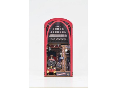 HARRY POTTER - BOOK NOOK KIT -Poudlard Express - 238pc + Eclairage LED 