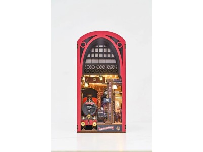 HARRY POTTER - BOOK NOOK KIT -Poudlard Express - 238pc + Eclairage LED 