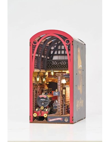 HARRY POTTER - BOOK NOOK KIT -Poudlard Express - 238pc + Eclairage LED 