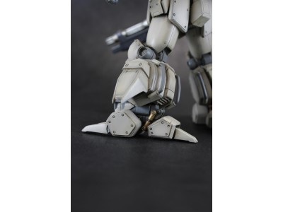 ASSAULT SUIT LEYNOS - AS-5E3 Leynos "Player" - Model Kit 1/35 15cm 