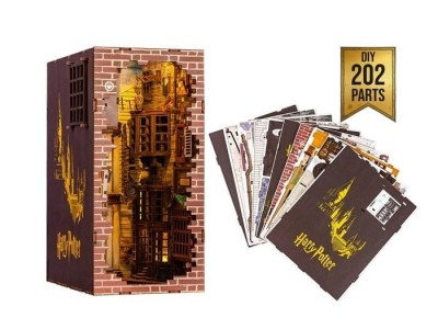 HARRY POTTER -BOOK NOOK KIT -Chemin de Traverse - 202pc +Eclairage LED 