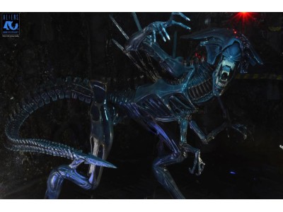 ALIENS 40EME ANNIVERSAIRE - Reine Alien - Figurine Ultra Deluxe 37cm