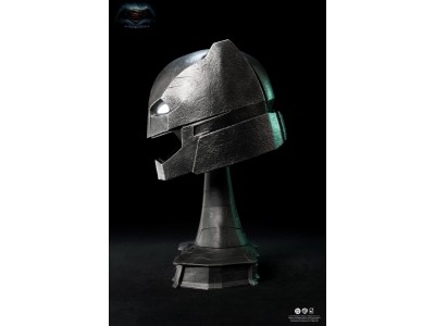 BATMAN V SUPERMAN - Casque blindé de Batman - Réplique 1/1