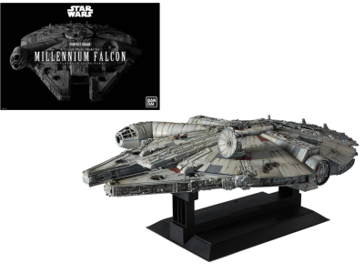 STAR WARS - Millenium Falcon - Model Kit Perfect Grade 48cm