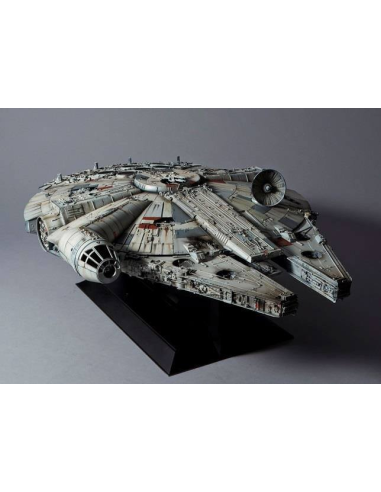 STAR WARS - Millenium Falcon - Model Kit...