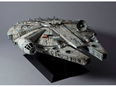 STAR WARS - Millenium Falcon - Model Kit Perfect Grade 48cm