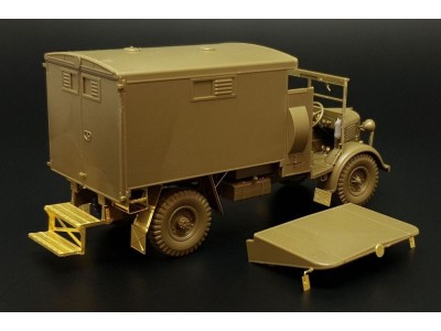 British 2-Ton 4x2 Ambulance (Austin K2) for Tamiya