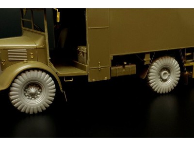 British 2-Ton 4x2 Ambulance (Austin K2) WHEELS for Tamiya