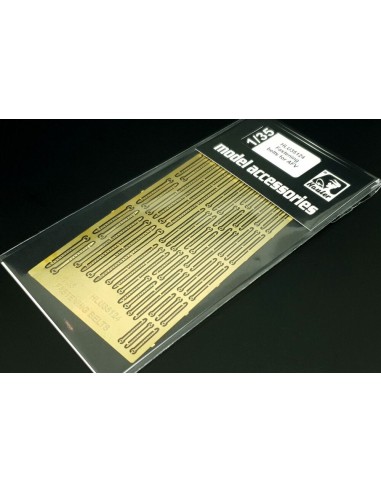 Fastening belts for AFV