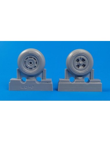 Tempest Mk.II/V/VI-main wheels late type