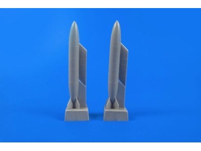 S.O.4050 Vautour-External Tanks f.Specia Hobby and Azur kits