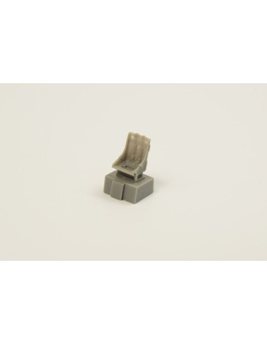 P-40N-5 through N-40 Seat w. Belts f.SH