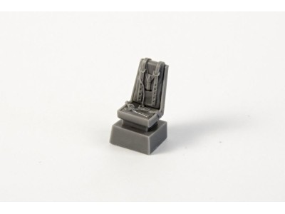 Beaufighter TF Mk.X Pilot's Seat with backpad and belts f.Revell