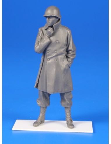 US WWII Soldier w/winter coat a.an M1rie...