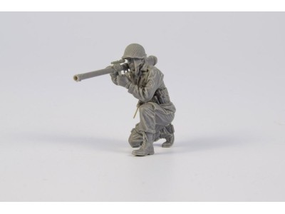 American soldier with M18 47mm Recoilles Rifle (Bazooka),late WWII/Korean war