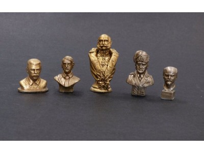 Busts of politicians and dictators