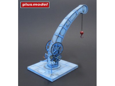 Hand operated port crane