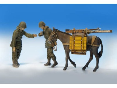 U.S. Infantrist mit Maultier
