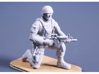 Kneeling Soldier(on right knee),US Army Infantry Squad 2nd Division