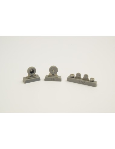 P-40 Wheels-Diamond and Hole Tread f.SH