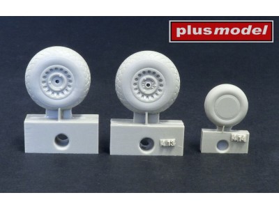 B-26 Marauder wheels early diamond tread