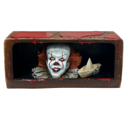 IT - Pennywise Drain - Figurine with Led