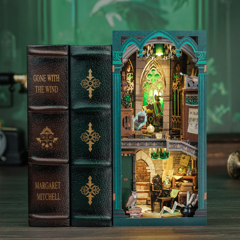 BOOK NOOK KIT - DIY - Darkness Common Room - 150pc + LED Light 