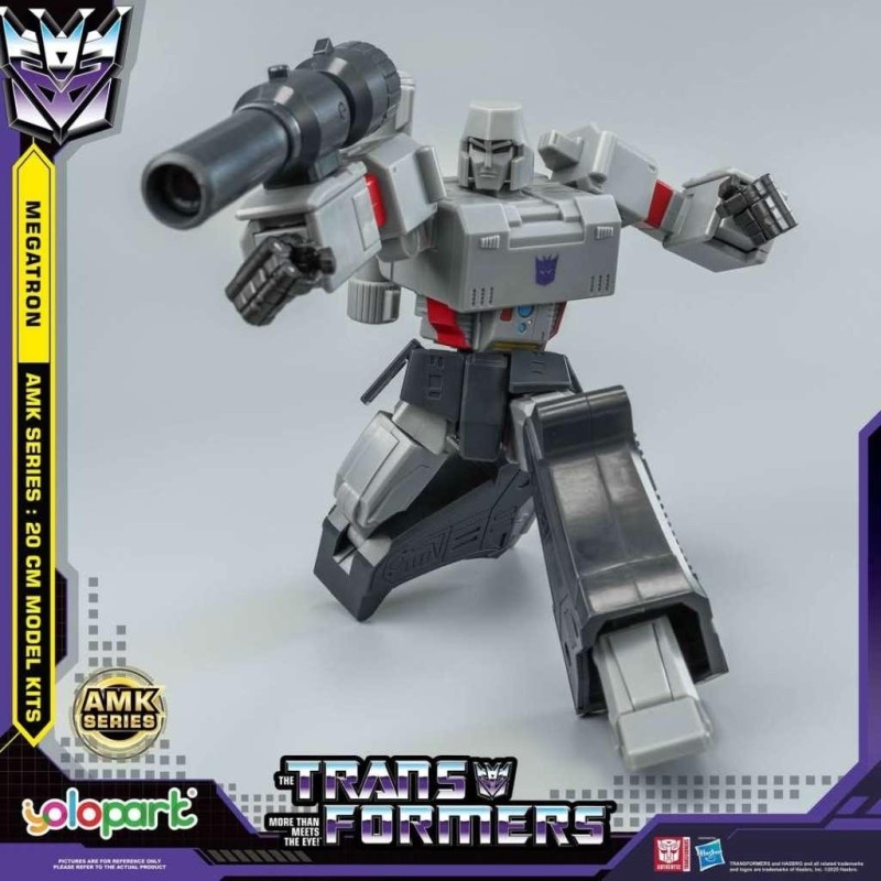 TRANSFORMERS GENERATION ONE - Megatron - Model Kit 20cm 