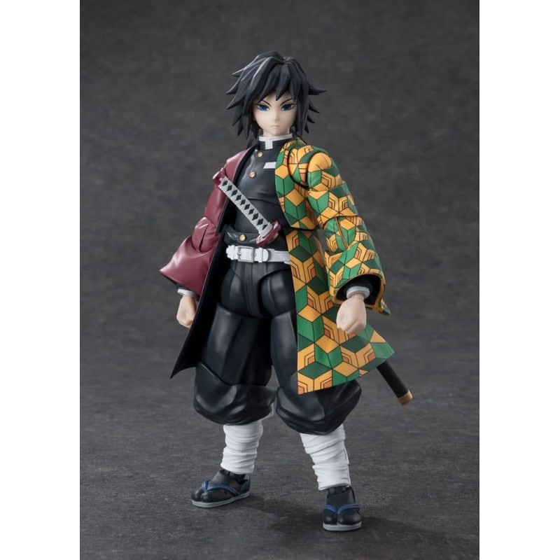 DEMON SLAYER - Giyu Tomioka - Figurine S.H. Figuarts 15cm 