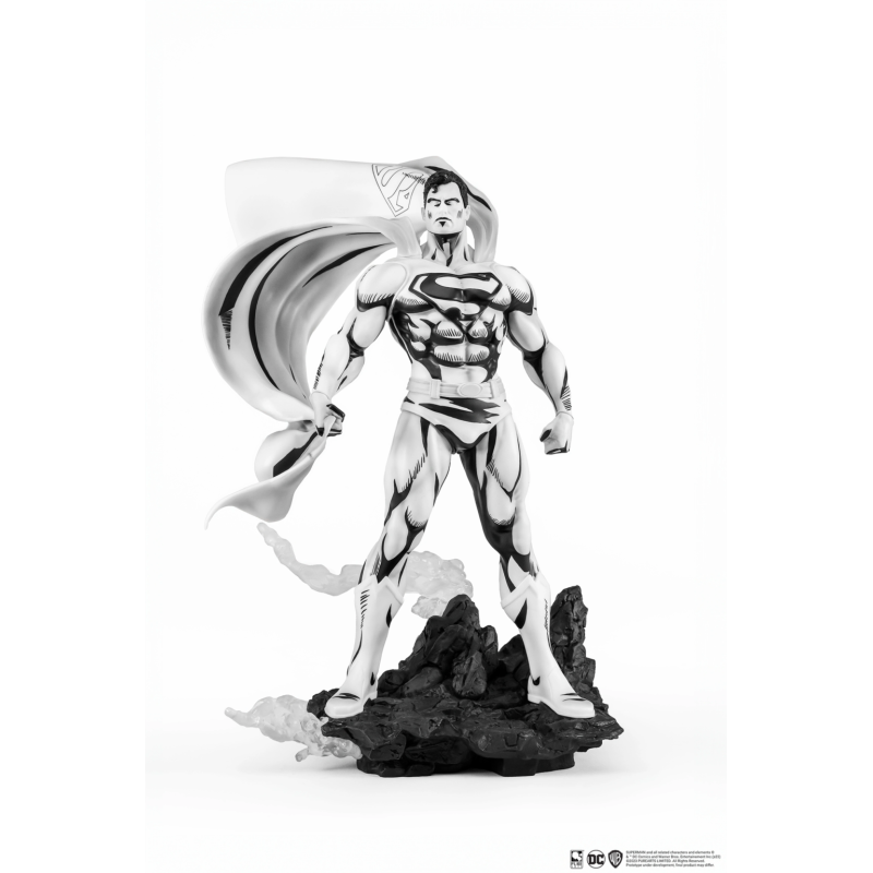DC HEROES - Superman "Version Blanc & Noir" - Statuette 1/8 30cm 